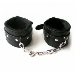 Оковы для рук с мехом Notabu чёрные